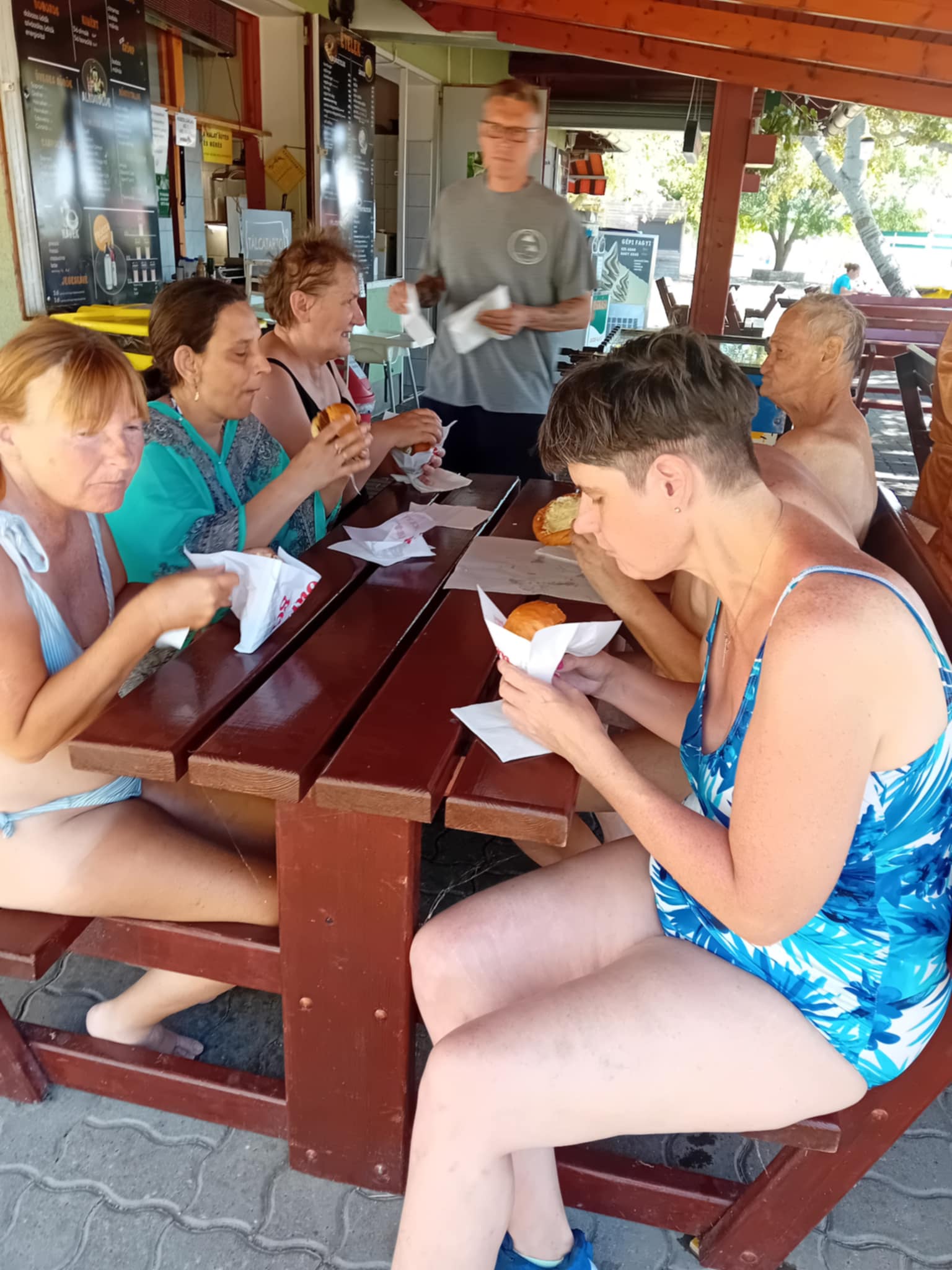 Velence - Strandolások